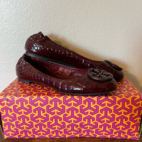 Tory Burch cranberry crocodile print flats 7 1/2 - Picture 1 of 7